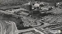 萨拉查大厅和辛普森大厦建成后，<a href='http://wsfs.ngskmc-eis.net'>足彩外围网站</a>, 它的命名争议很大. 1968